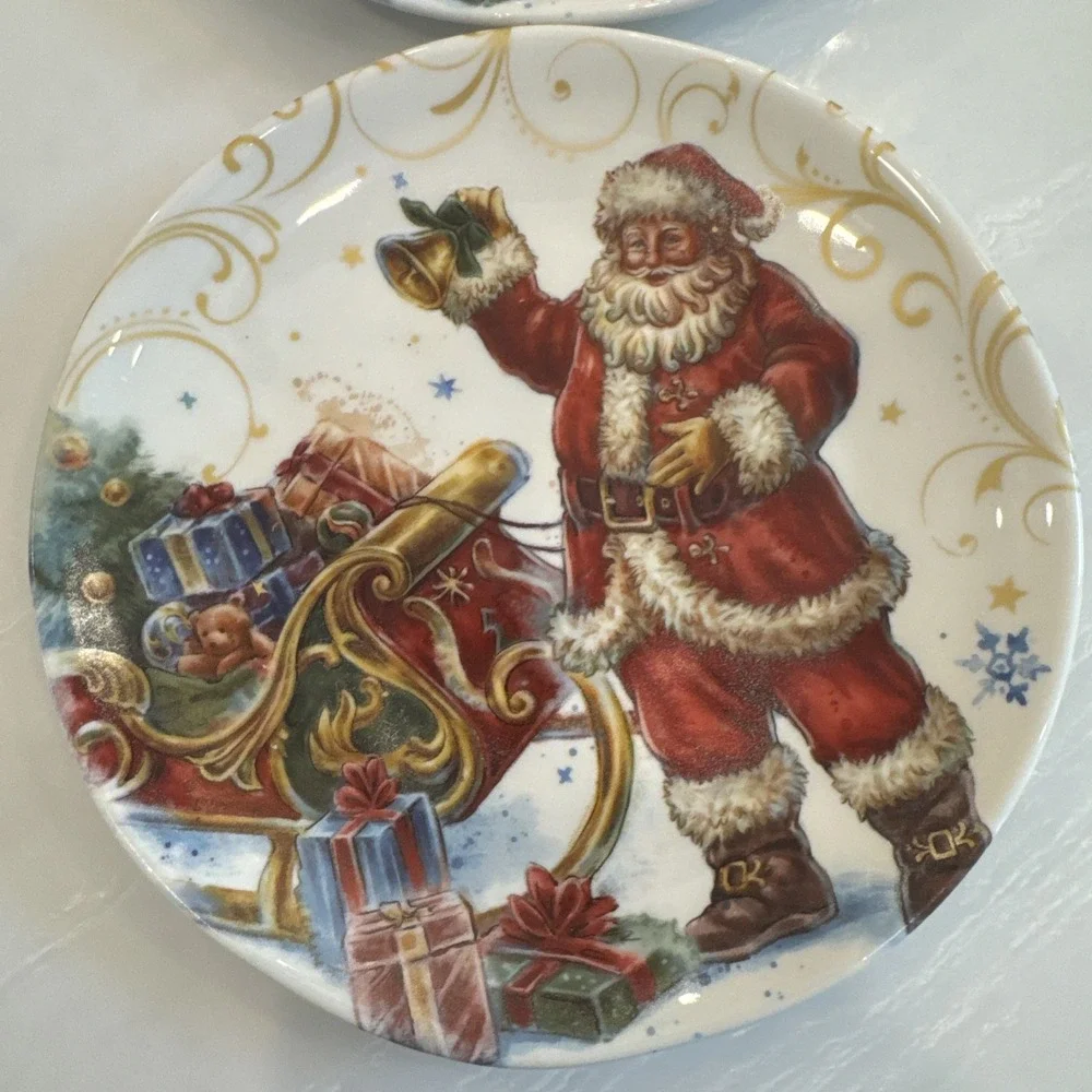 Set of 2 Southern Living Holiday Classic Santa Salad Plates NIB